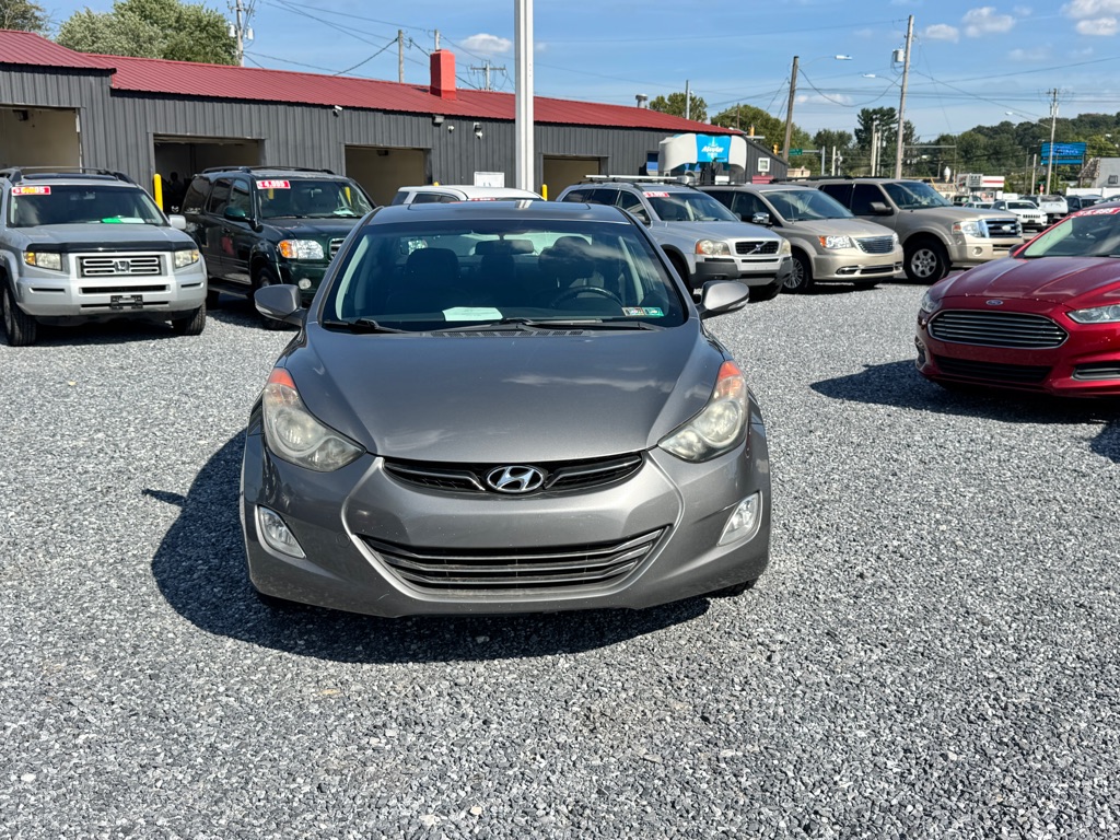 Photo 2 of this HYUNDAI ELANTRA