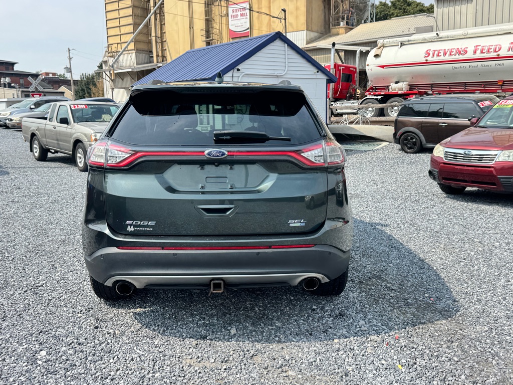 Photo 16 of this FORD EDGE
