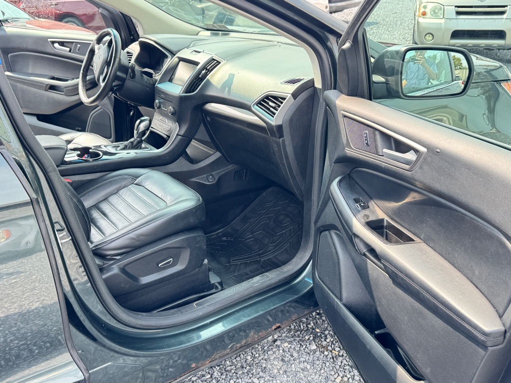 Photo 11 of this FORD EDGE