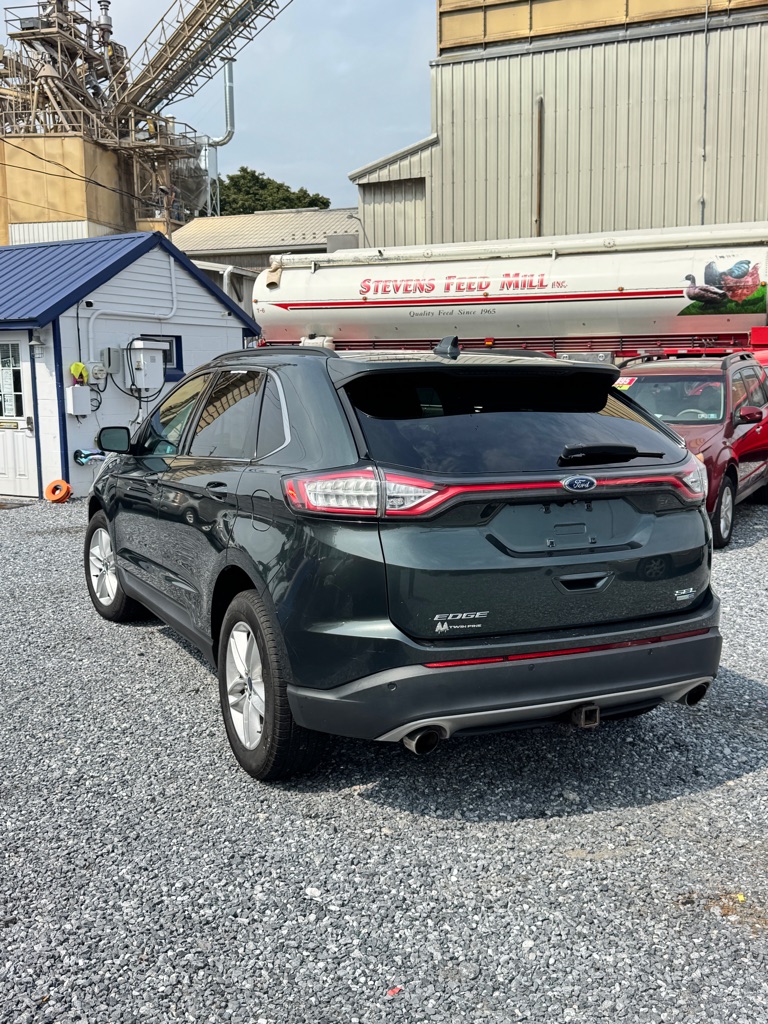 Photo 17 of this FORD EDGE