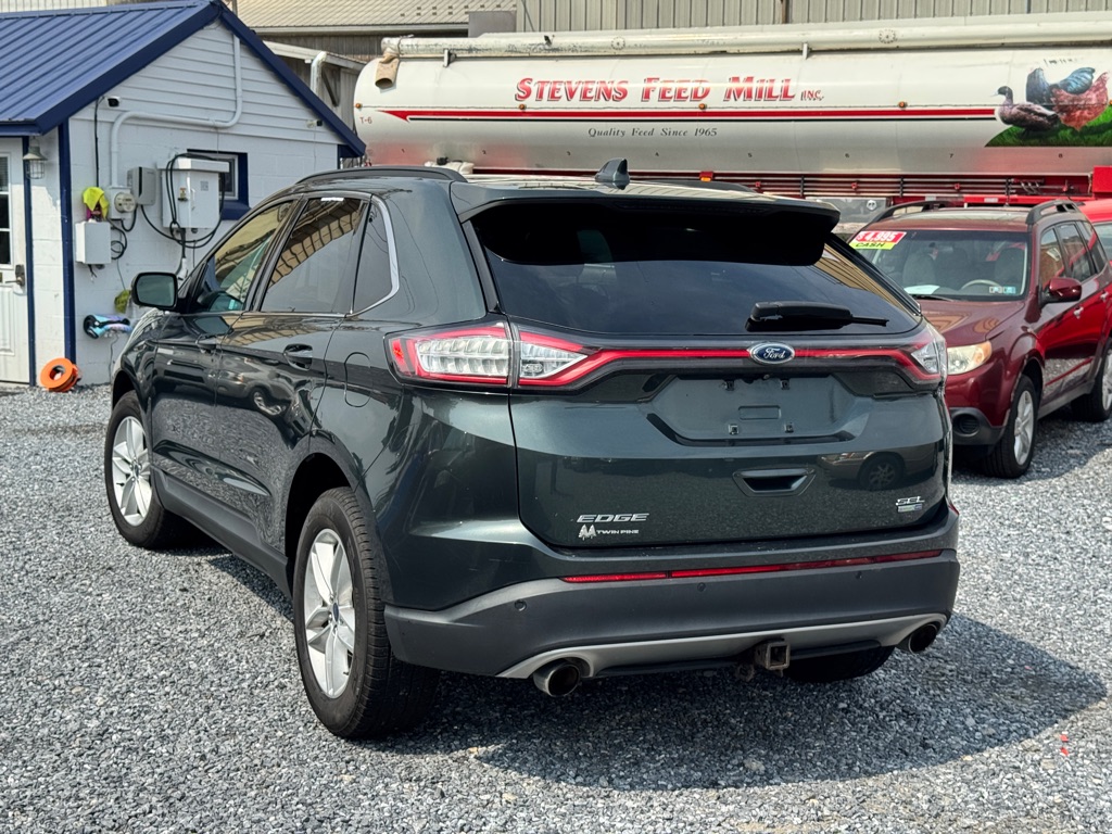Photo 4 of this FORD EDGE