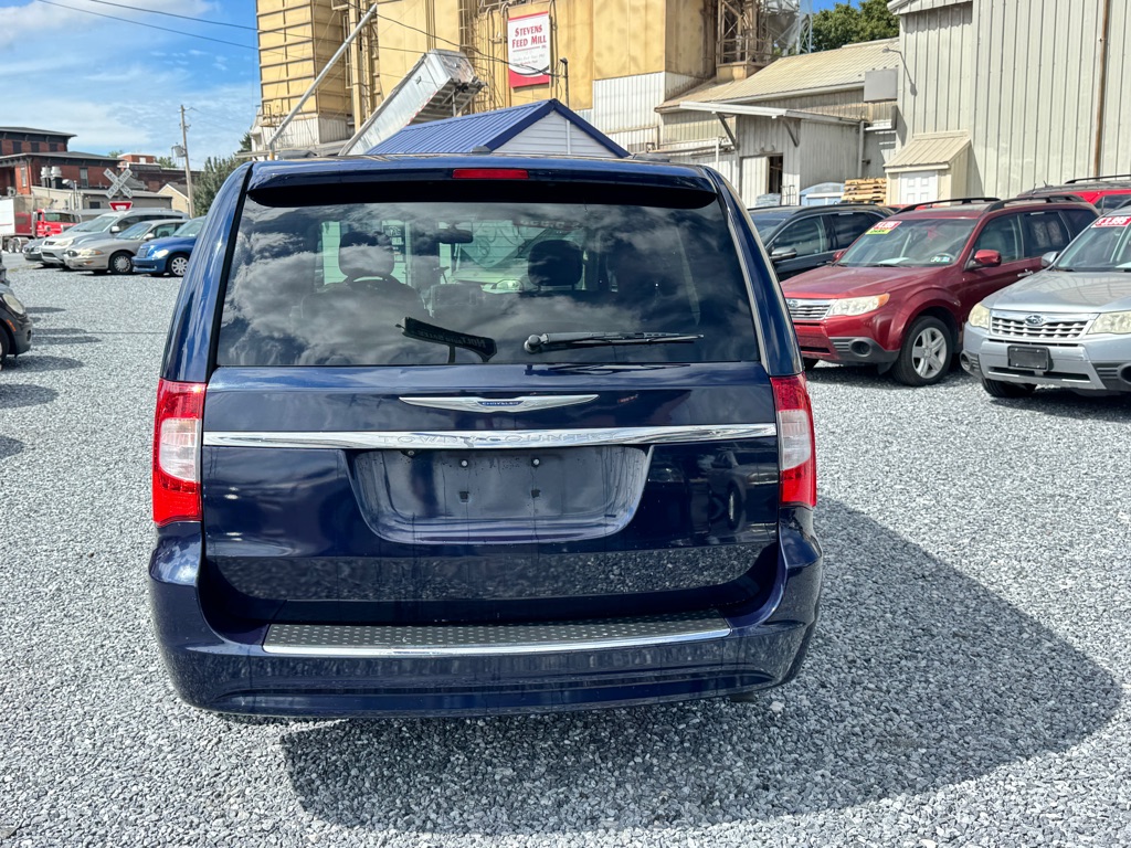 Photo 7 of this CHRYSLER TOWN & COUNTRY
