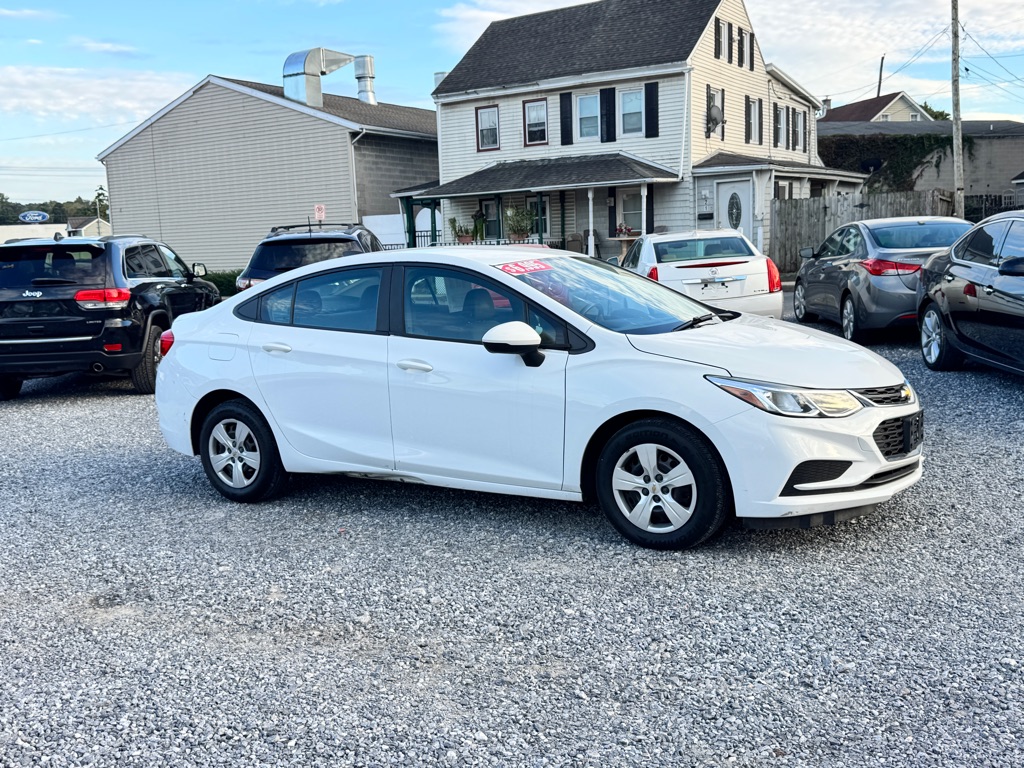 Photo 4 of this CHEVROLET CRUZE