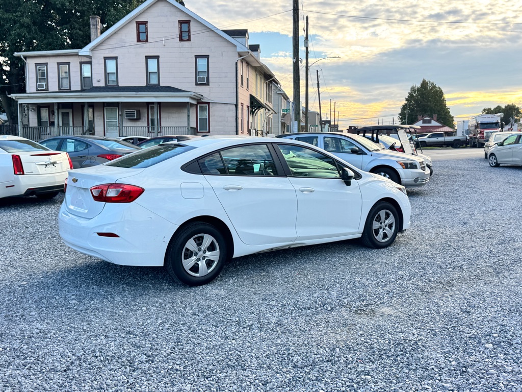 Photo 5 of this CHEVROLET CRUZE