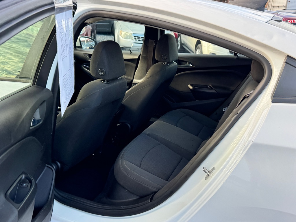 Photo 9 of this CHEVROLET CRUZE