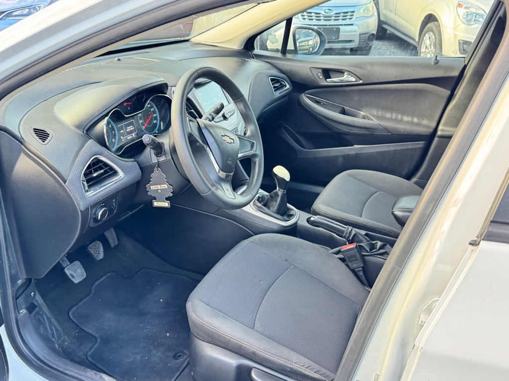 Photo 10 of this CHEVROLET CRUZE
