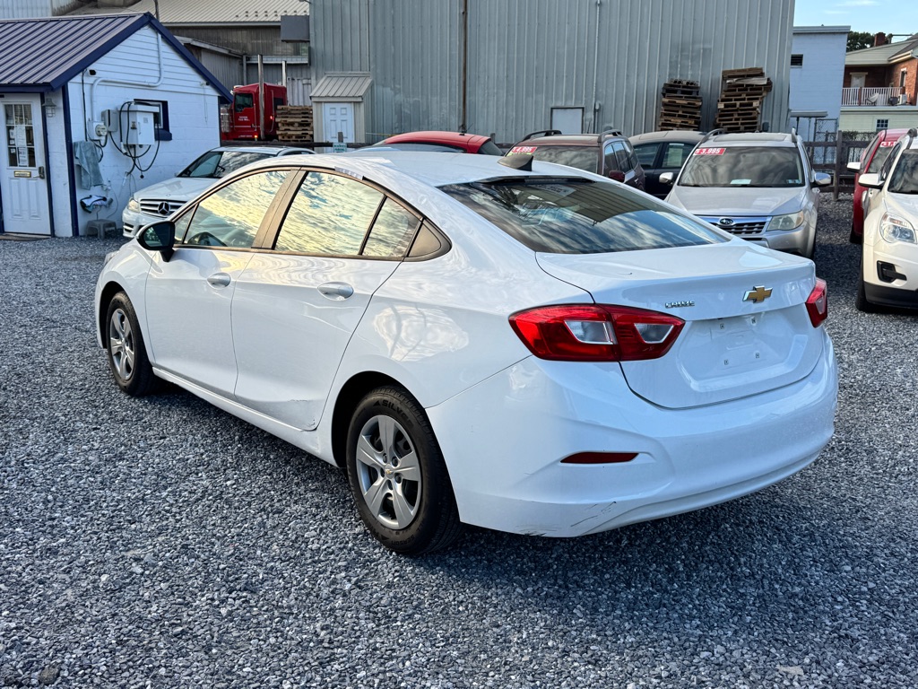 Photo 8 of this CHEVROLET CRUZE