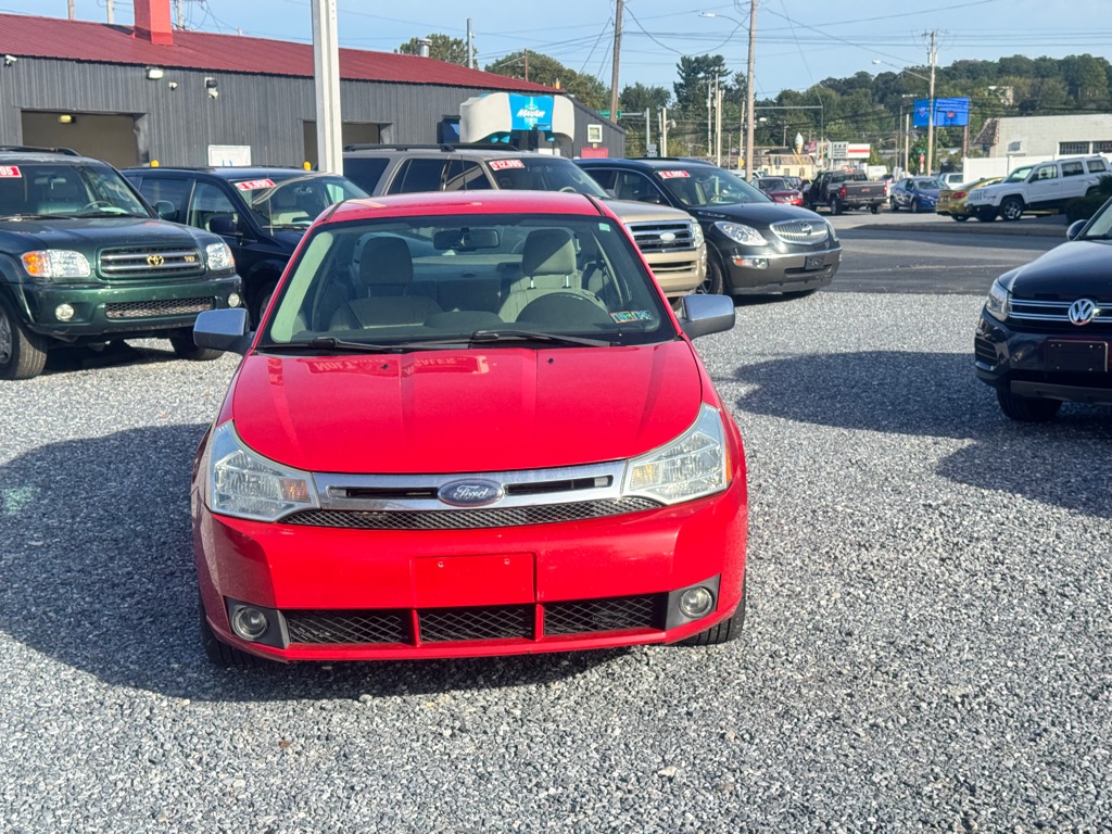 Photo 2 of this FORD FOCUS