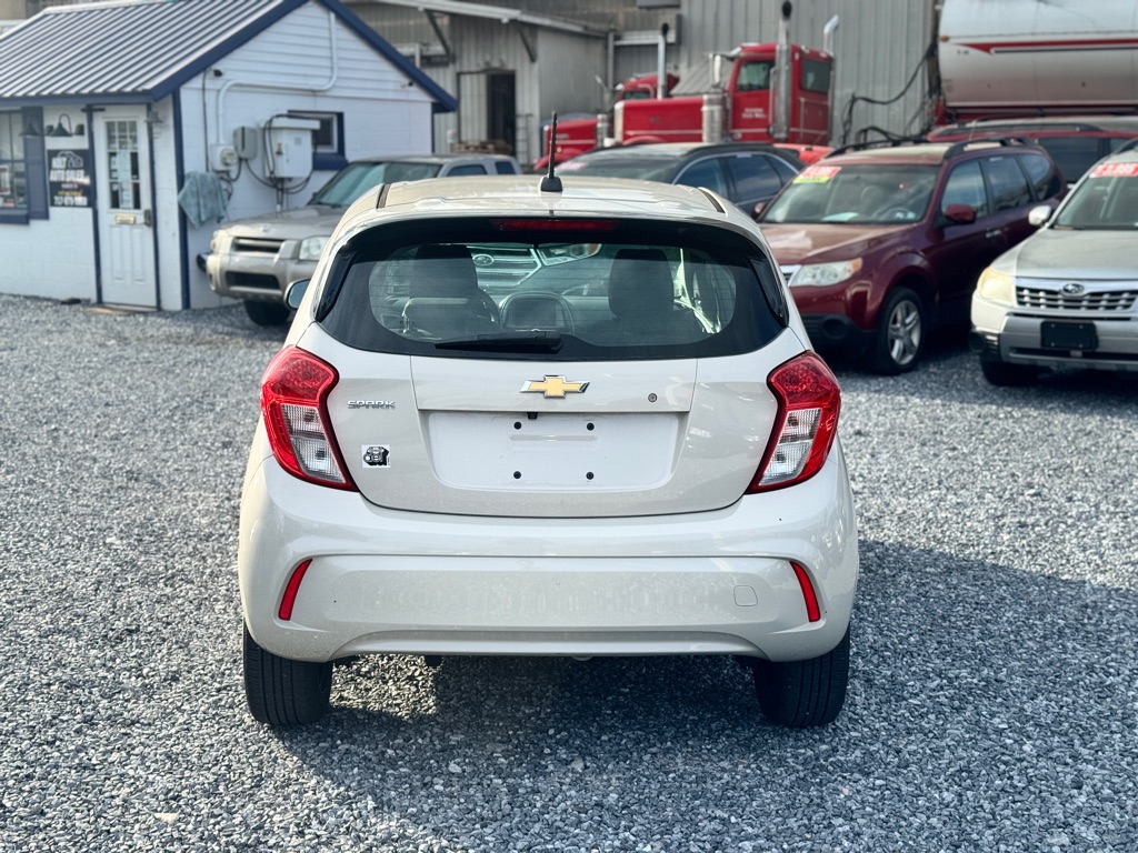 Photo 6 of this CHEVROLET SPARK