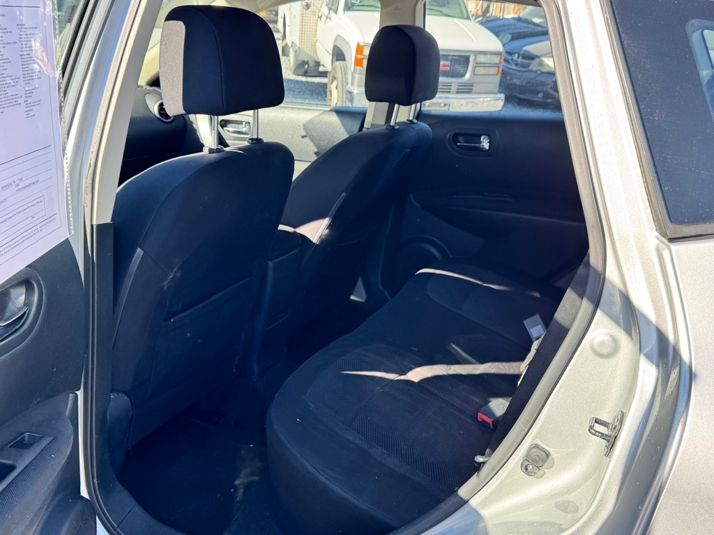 Photo 9 of this NISSAN ROGUE SELECT