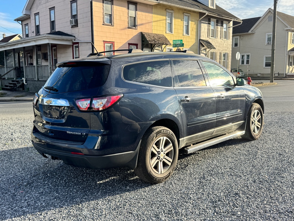 Photo 4 of this CHEVROLET TRAVERSE