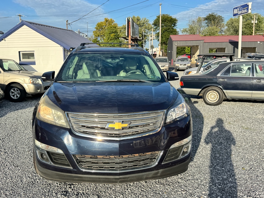 Photo 2 of this CHEVROLET TRAVERSE
