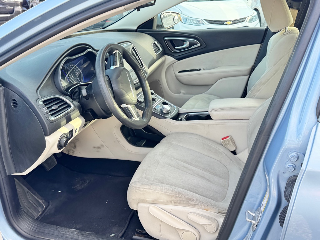 Photo 11 of this CHRYSLER 200