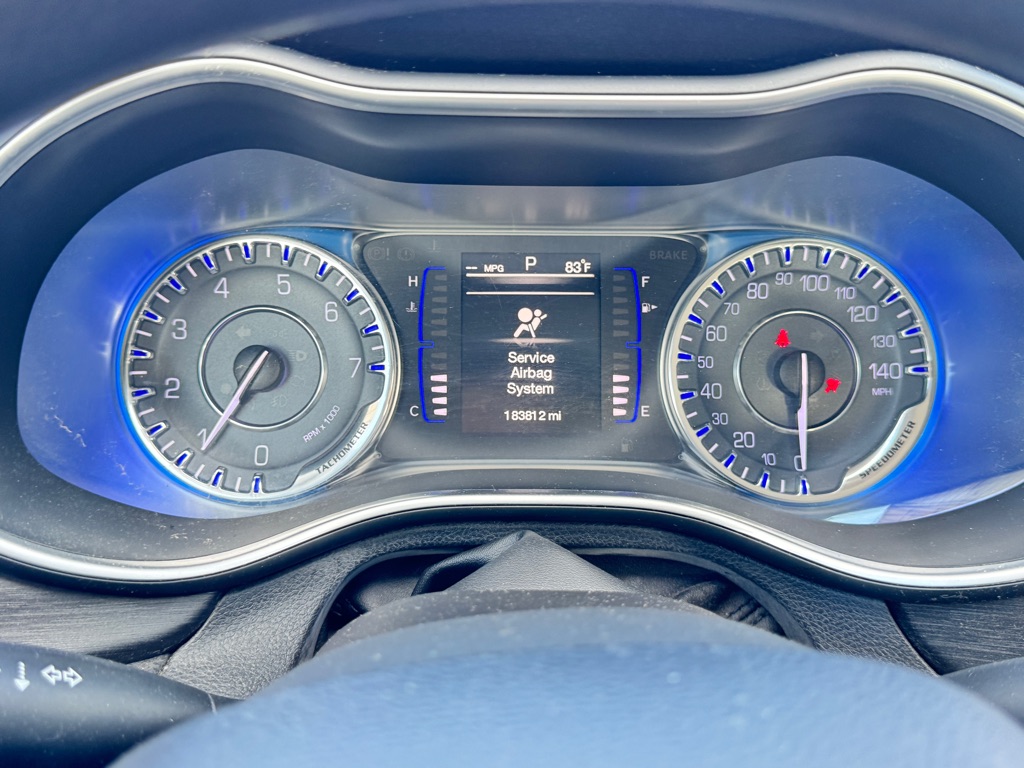 Photo 12 of this CHRYSLER 200
