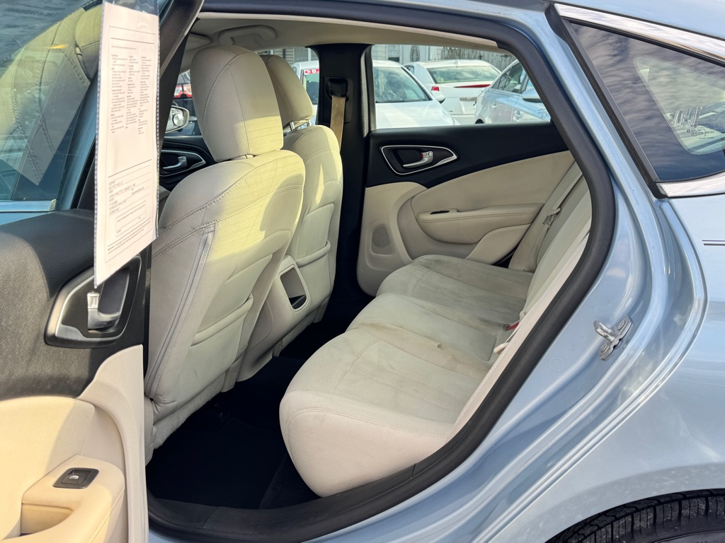 Photo 9 of this CHRYSLER 200