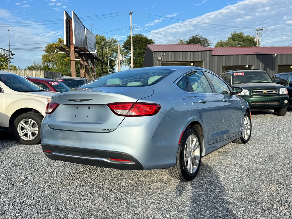 Photo 5 of this CHRYSLER 200