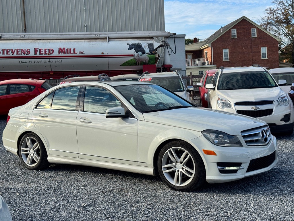 Photo 4 of this MERCEDES-BENZ C-CLASS
