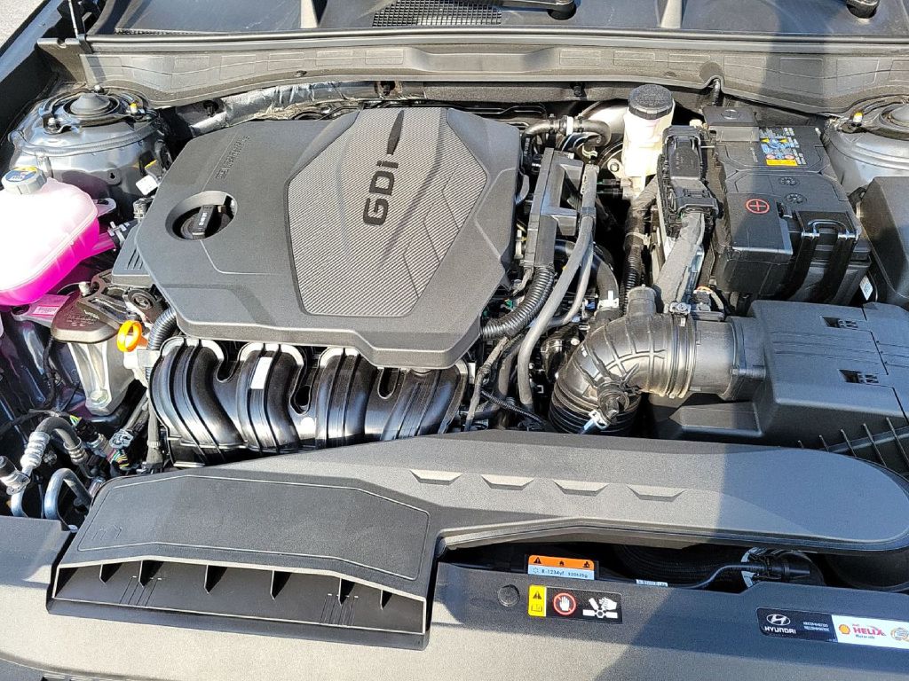 Photo 5 of this HYUNDAI SONATA