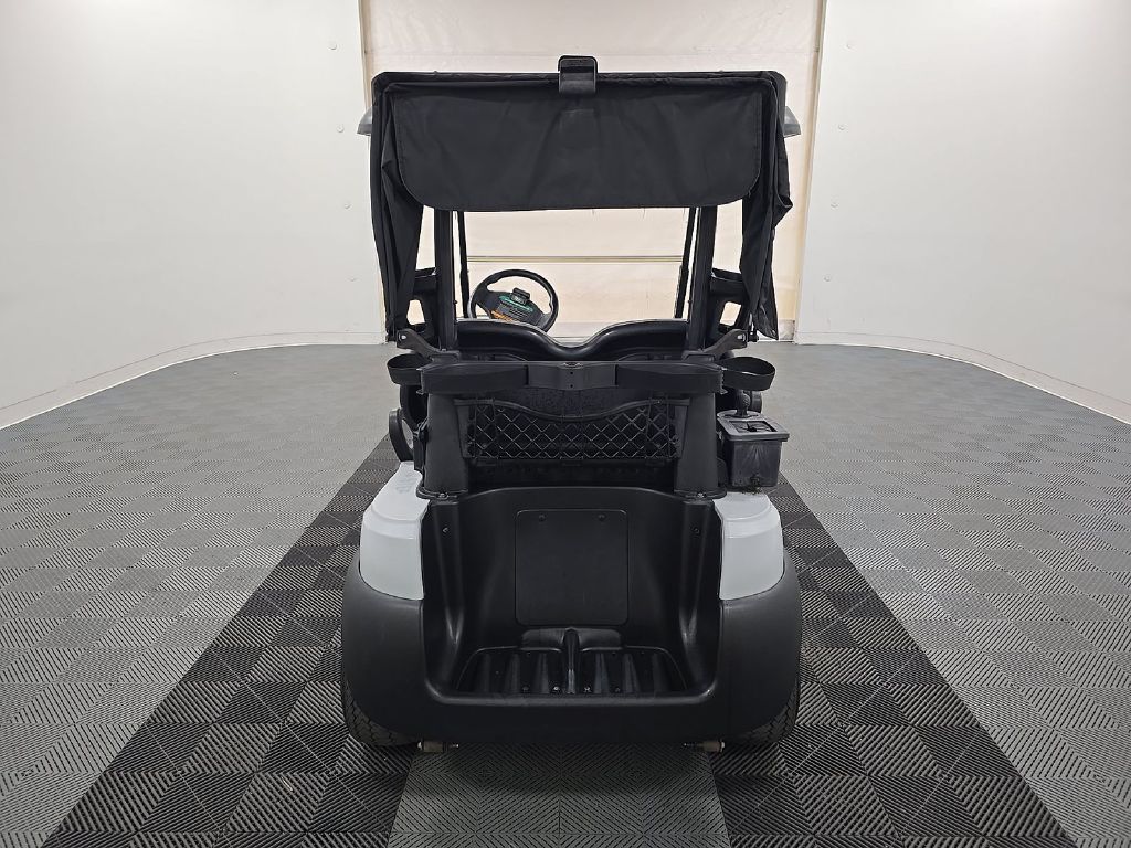 Photo 2 of this CLUB CAR TEMPO