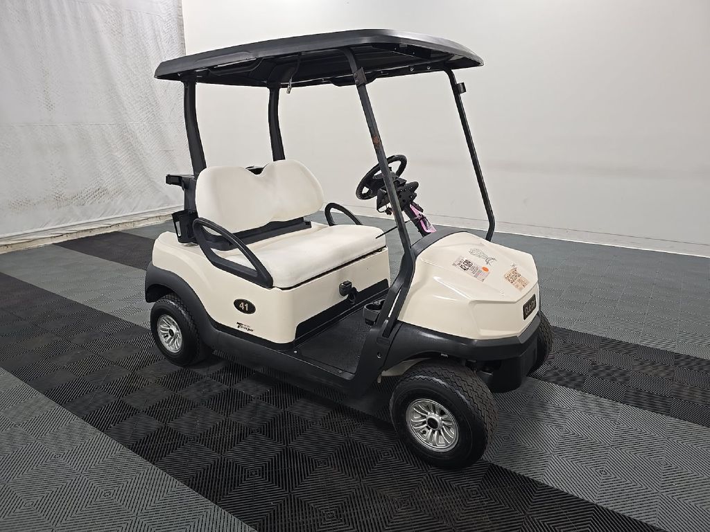 Photo 2 of this CLUB CAR TEMPO