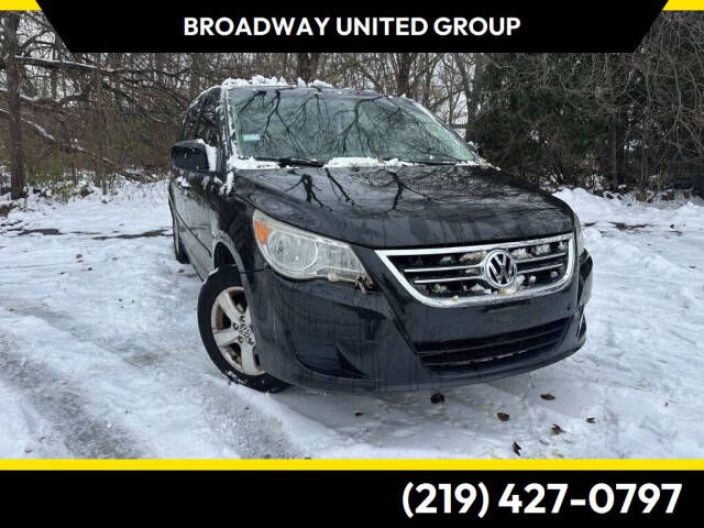2009 Volkswagen Routan 3.8L S's photo