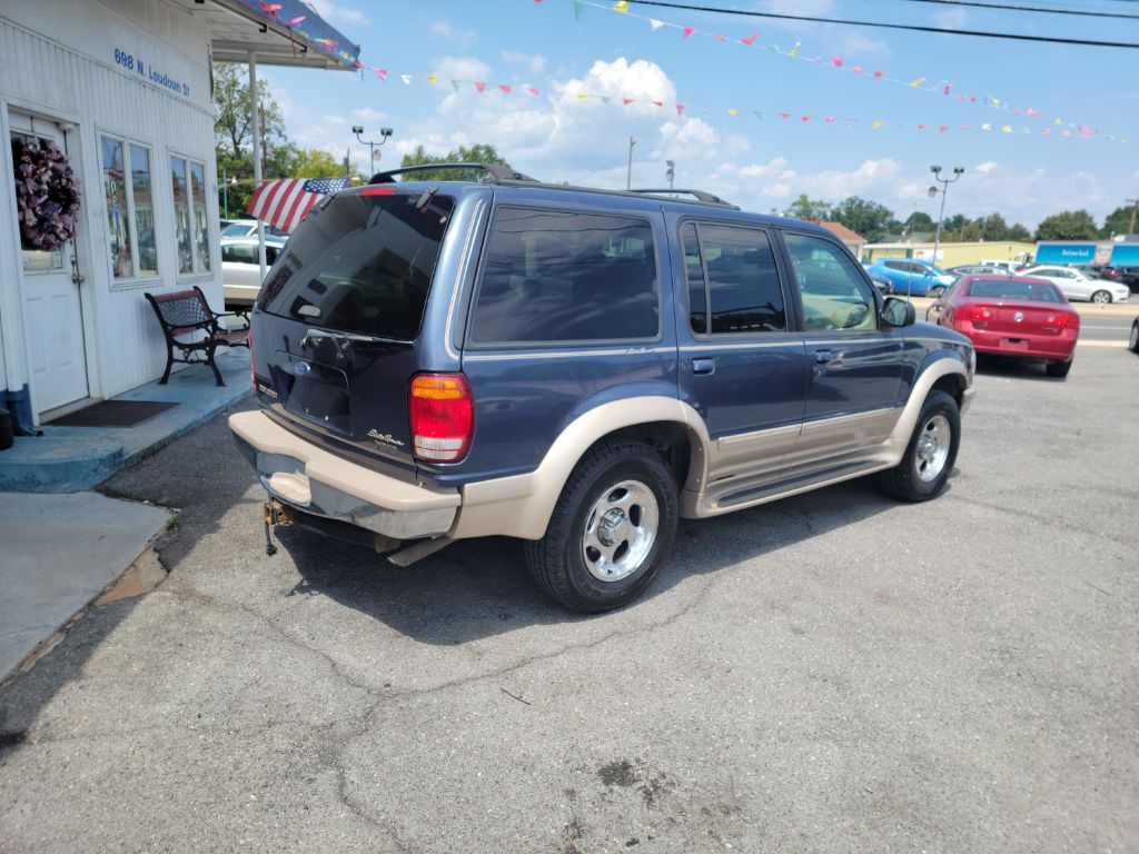 Photo 4 of this FORD EXPLORER
