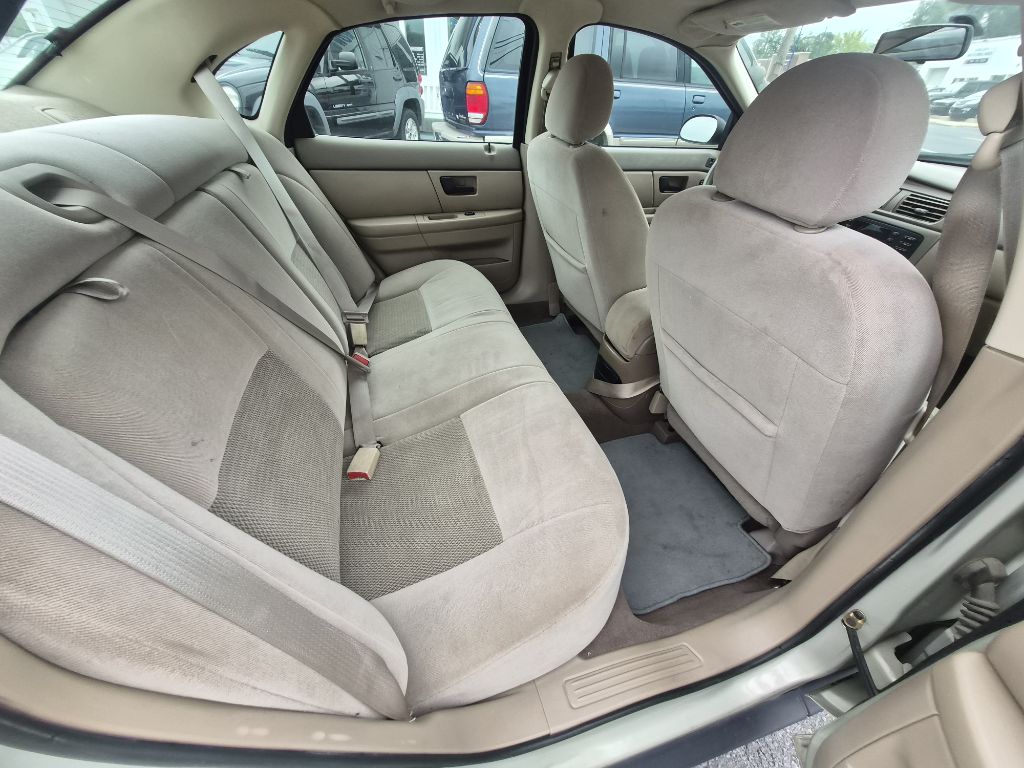 Photo 6 of this FORD TAURUS