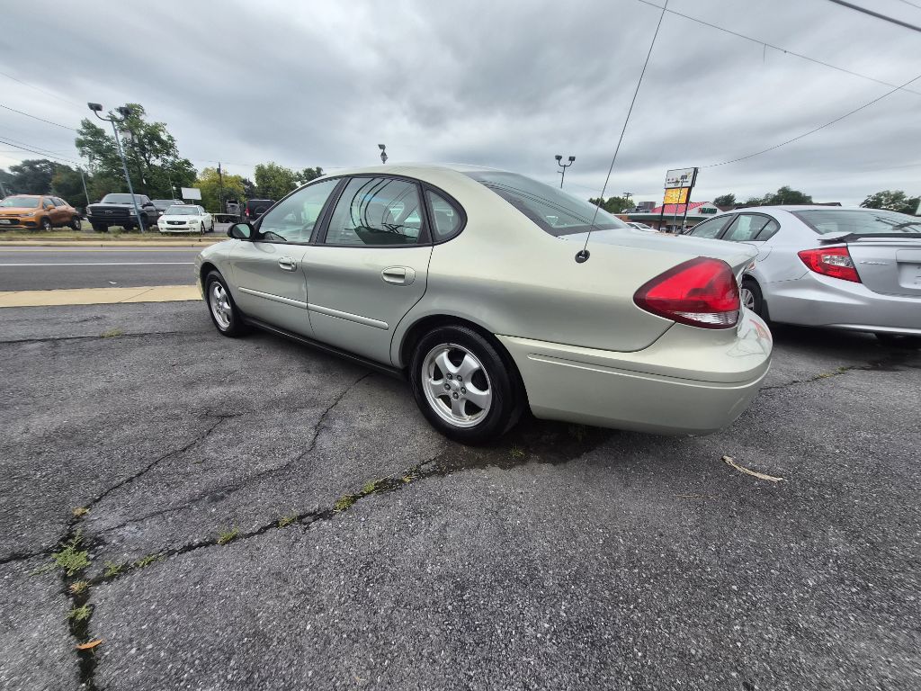 Photo 7 of this FORD TAURUS