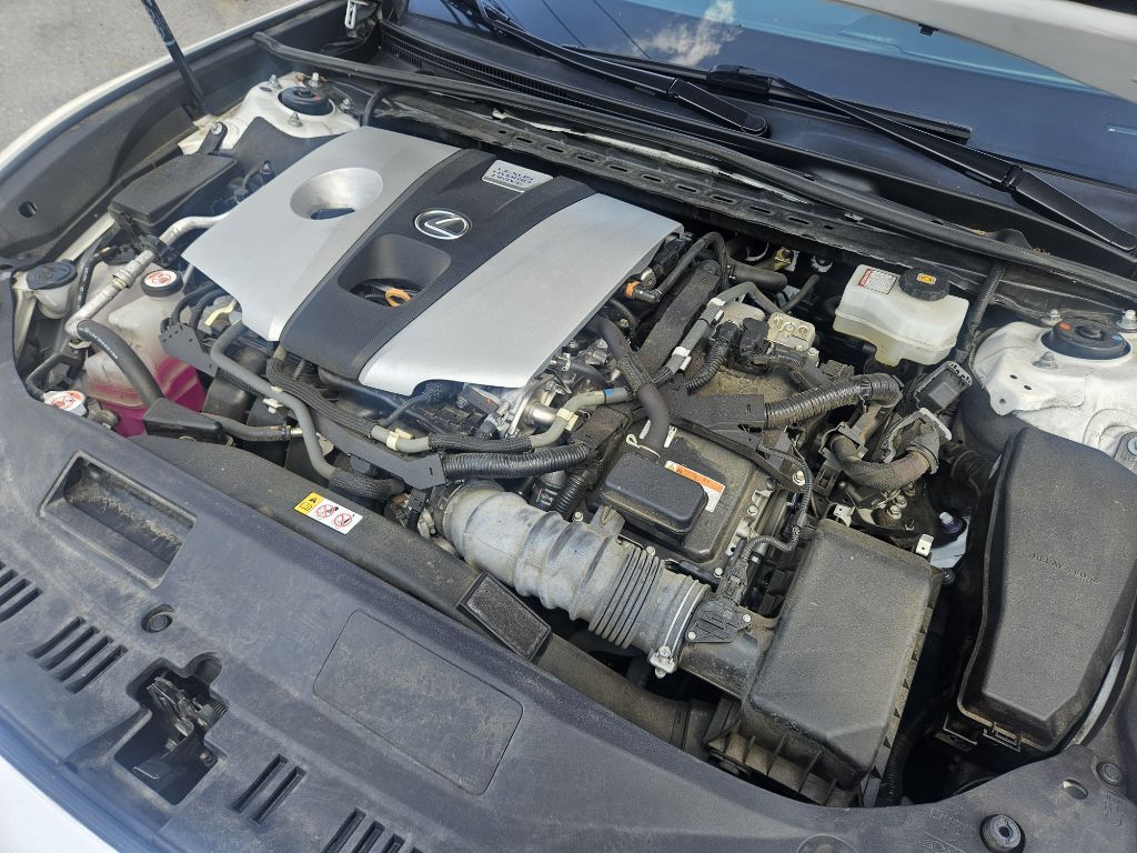 Photo 15 of this LEXUS ES 300H