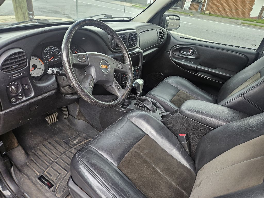 Photo 13 of this CHEVROLET TRAILBLAZER