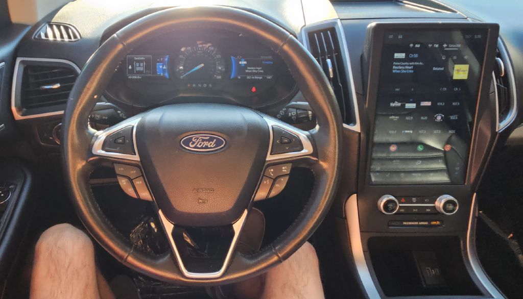 Photo 13 of this FORD EDGE
