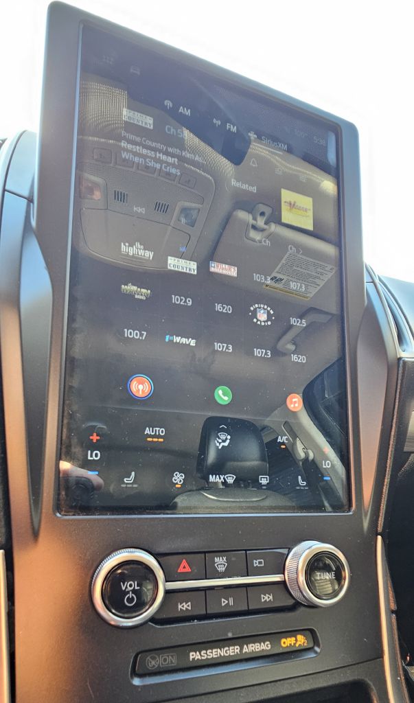 Photo 16 of this FORD EDGE