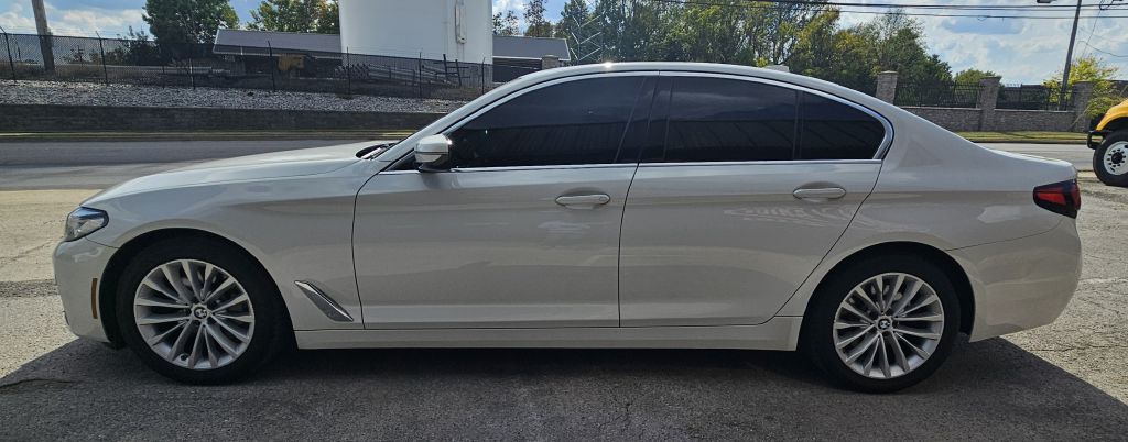 Photo 4 of this BMW 5 SERIES