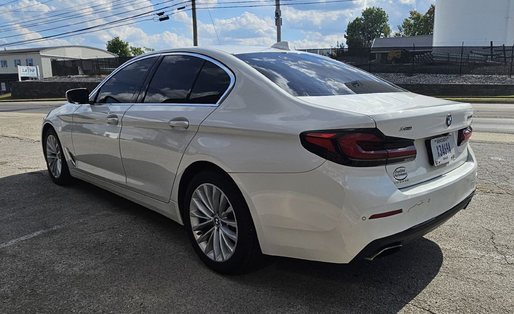 Photo 5 of this BMW 5 SERIES
