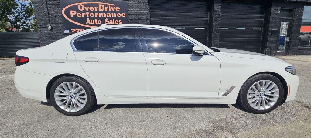 Photo 8 of this BMW 5 SERIES