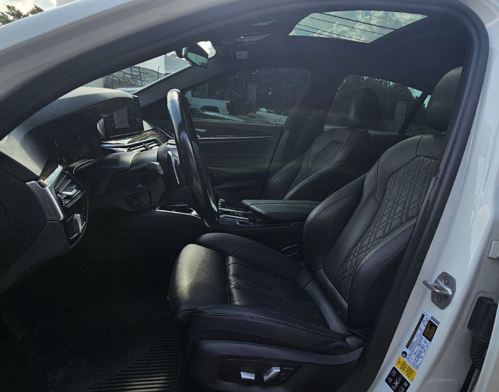 Photo 9 of this BMW 5 SERIES
