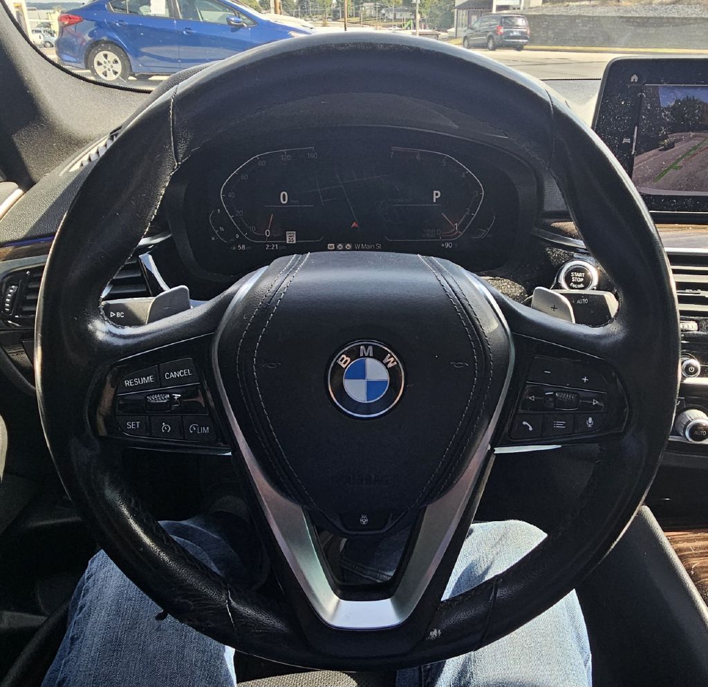 Photo 11 of this BMW 5 SERIES