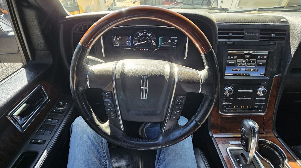 Photo 10 of this LINCOLN NAVIGATOR