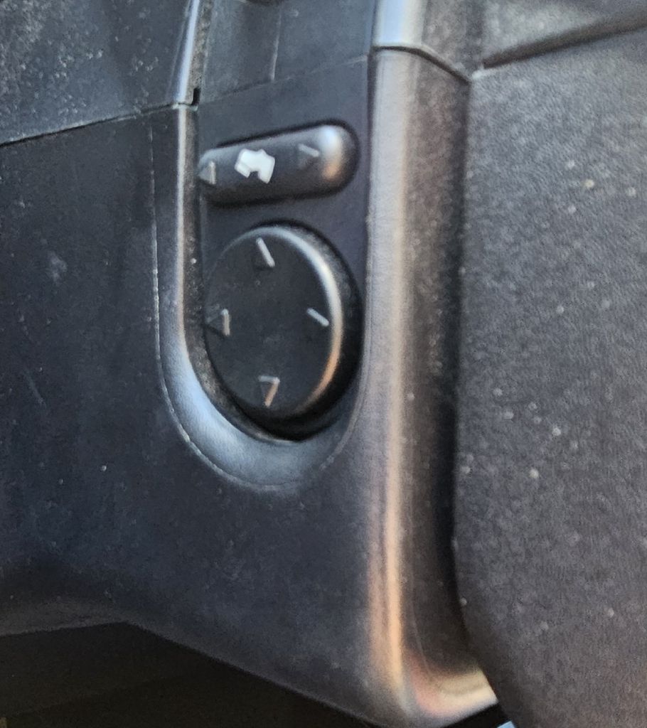 Photo 12 of this LINCOLN NAVIGATOR