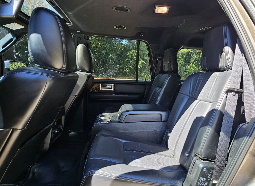 Photo 15 of this LINCOLN NAVIGATOR
