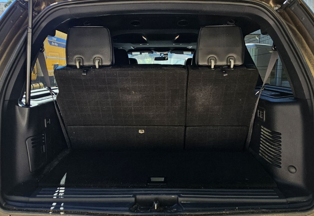 Photo 18 of this LINCOLN NAVIGATOR