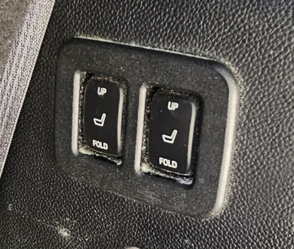 Photo 19 of this LINCOLN NAVIGATOR