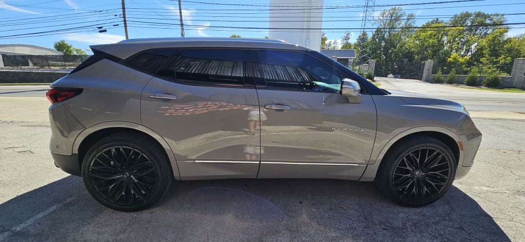 Photo 5 of this CHEVROLET BLAZER