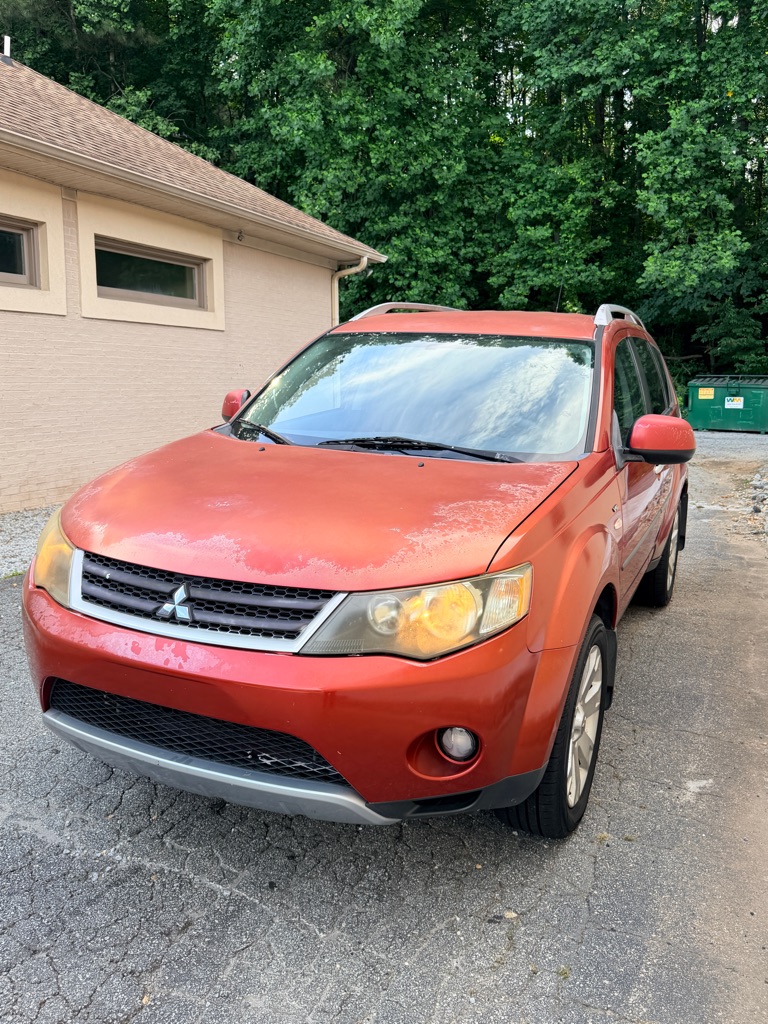 Red 2008 Mitsubishi Outlander XLS SUV / Crossover Front-Wheel Drive Automatic