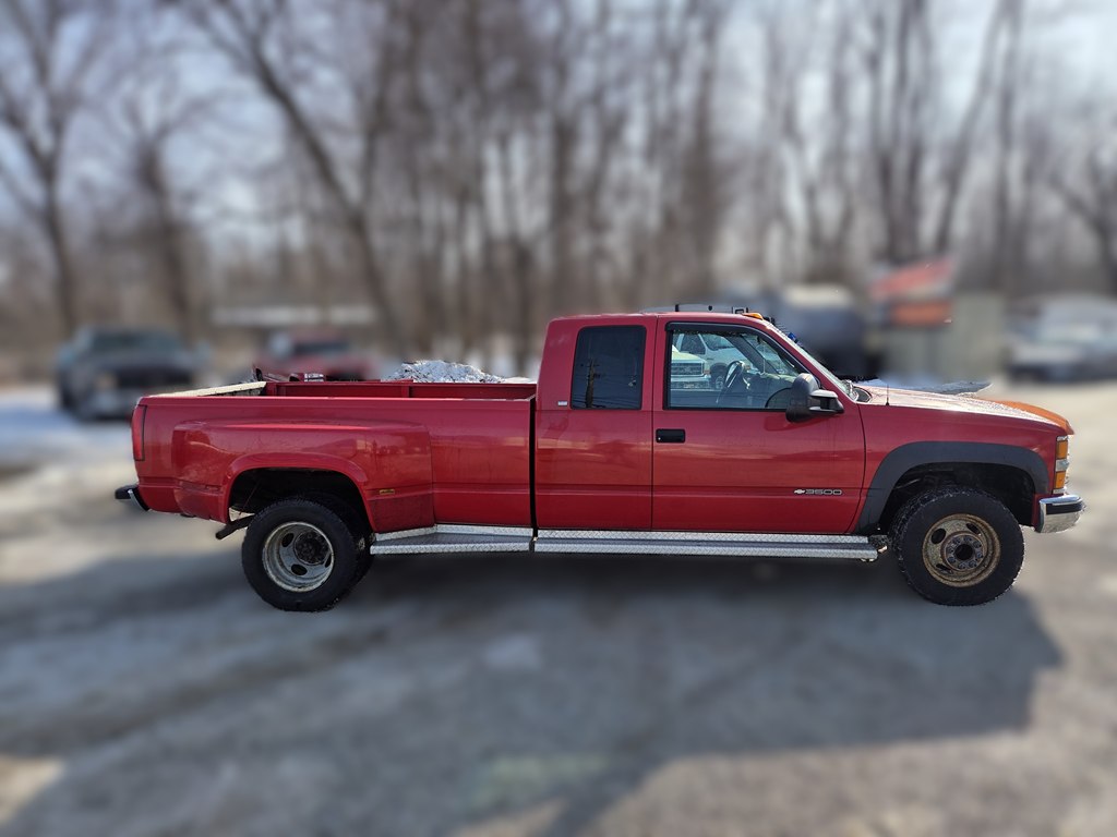 Photo 4 of this CHEVROLET GMT-400