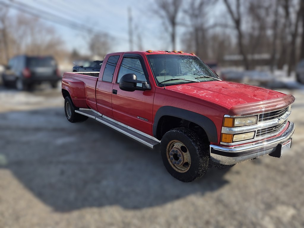 Photo 3 of this CHEVROLET GMT-400