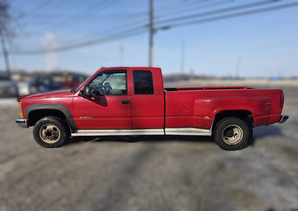 Photo 8 of this CHEVROLET GMT-400