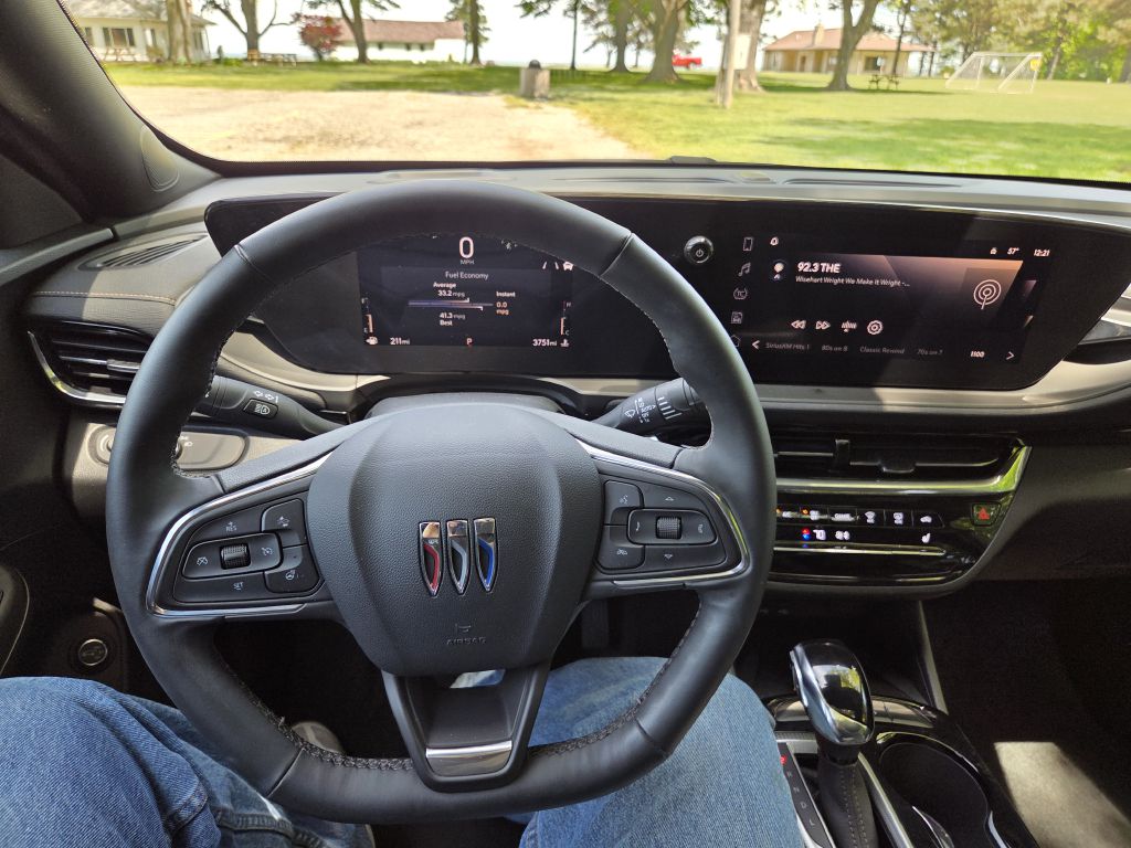 Photo 11 of this BUICK ENVISTA