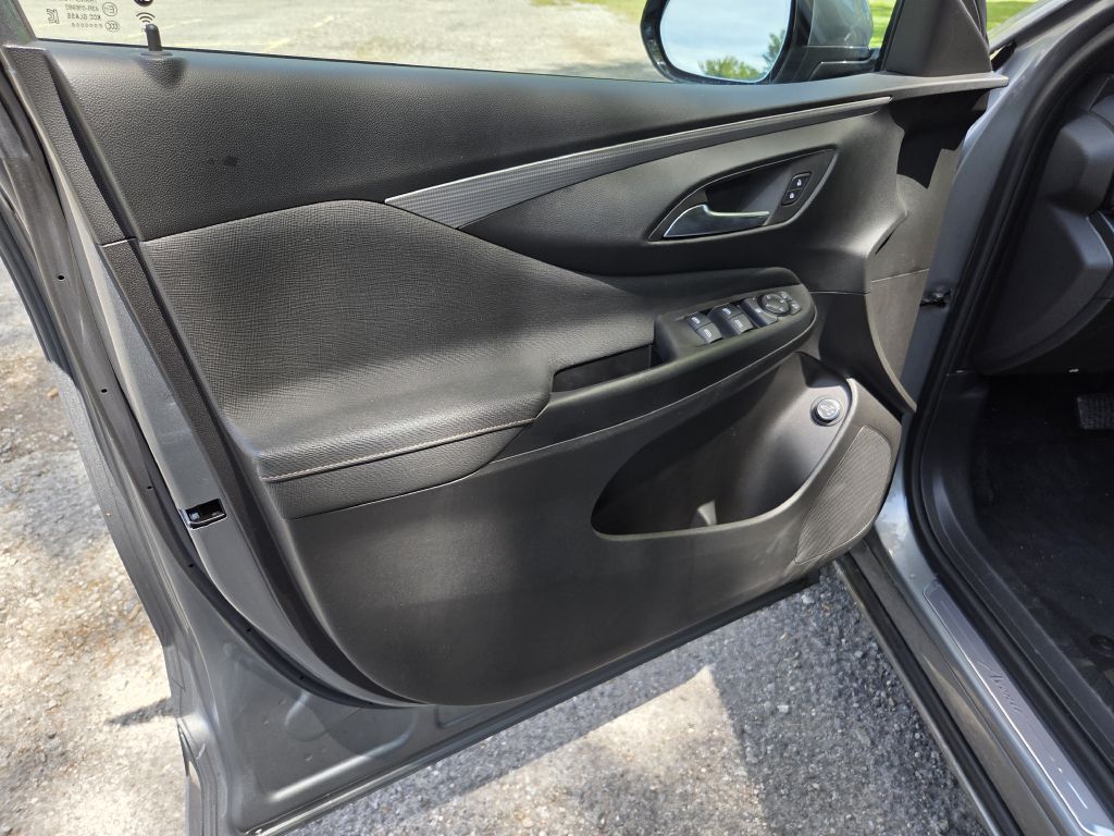 Photo 14 of this BUICK ENVISTA