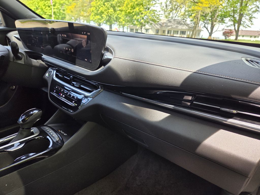 Photo 23 of this BUICK ENVISTA